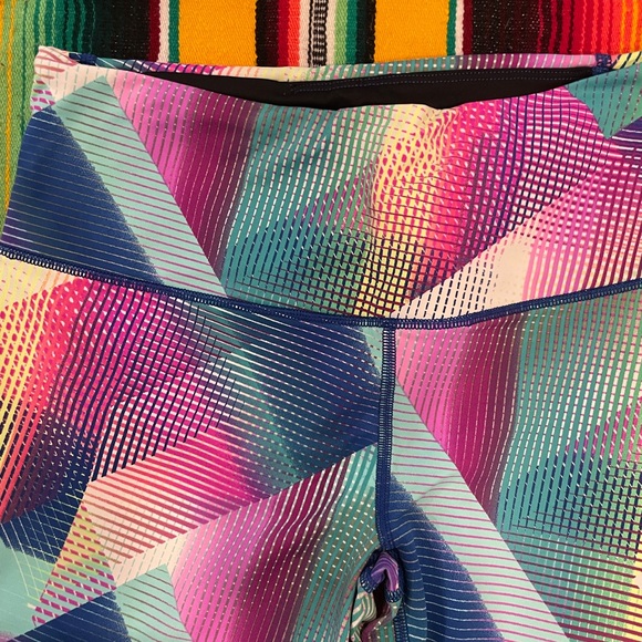 Victoria’s Secret Sport Ankle Leggings - Picture 3 of 4